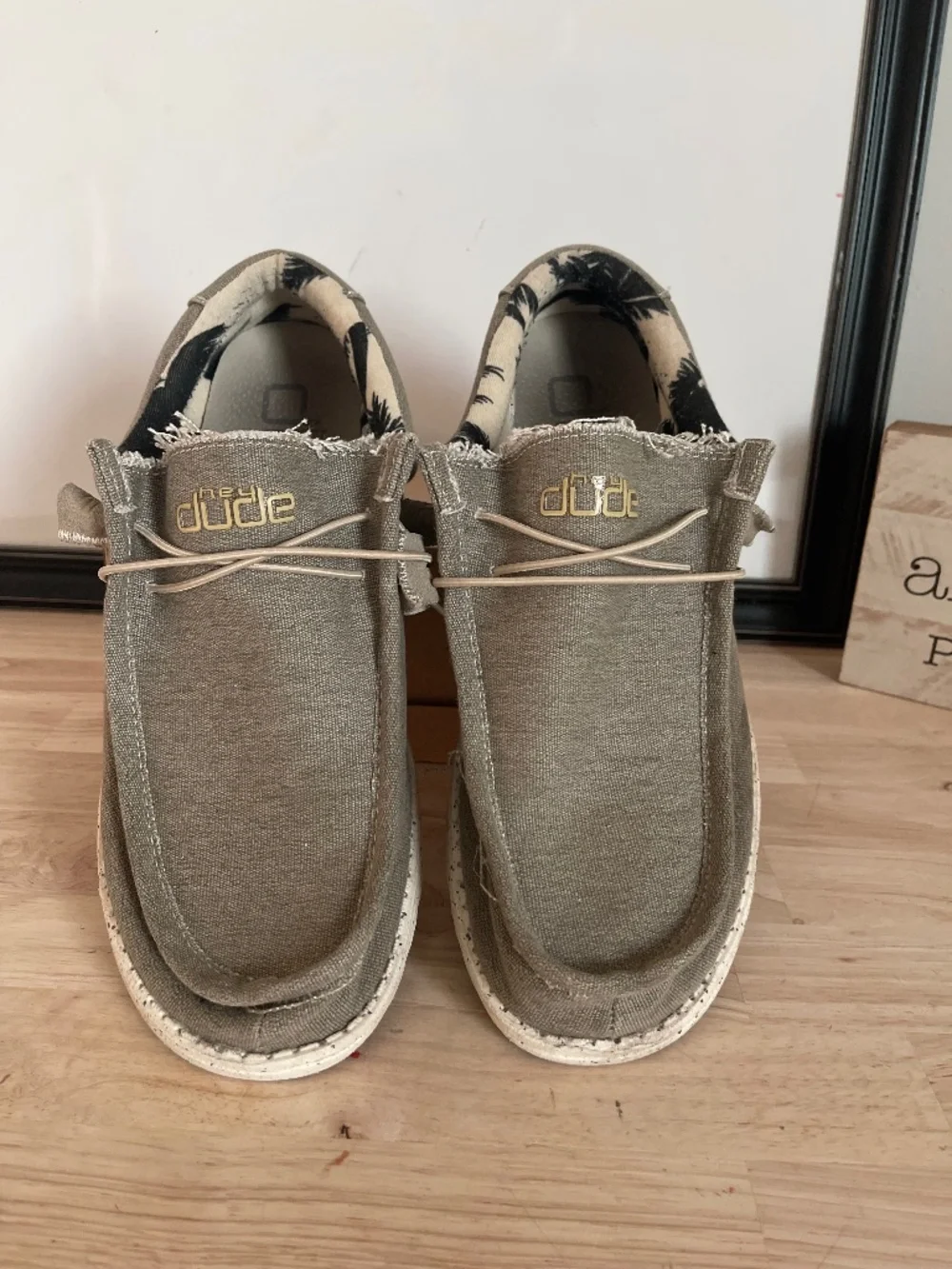 Men’s Hey Dude Shoes Size 12 Beige Preowned